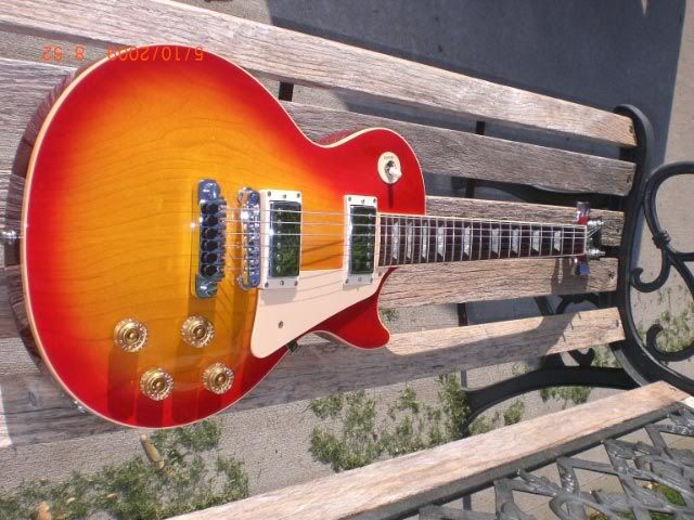 gibson les paul custom sunburst. 2010 Gibson Les Paul Axcess
