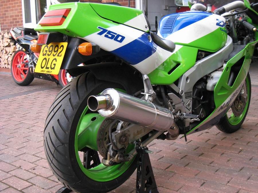 ZXR 750 H1 Green and Blue -