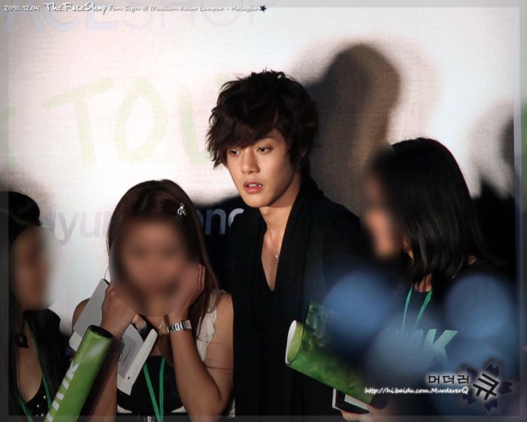http://i188.photobucket.com/albums/z168/aarjeeii/SS501_2/hyun%20joong2/khj_20101204_03-1.jpg