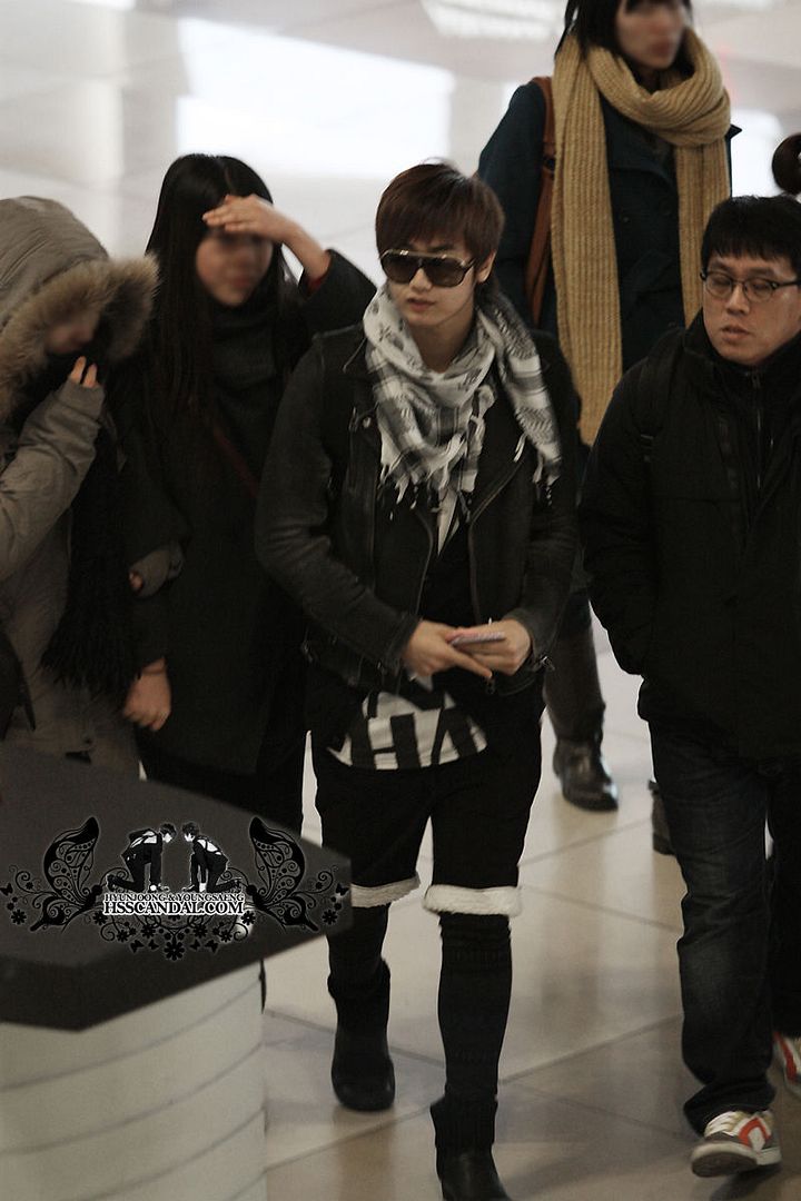 http://i188.photobucket.com/albums/z168/aarjeeii/SS501_2/young%20saeng/ys_0121_009.jpg