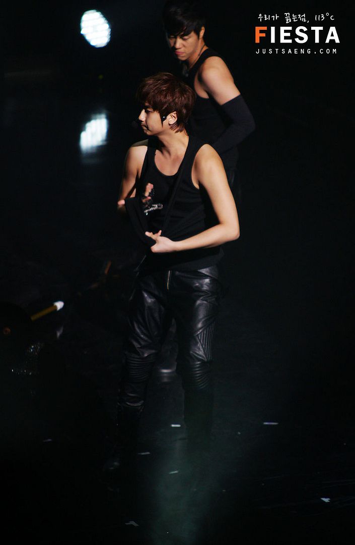 http://i188.photobucket.com/albums/z168/aarjeeii/SS501_2/young%20saeng/ys_20101204_002.jpg