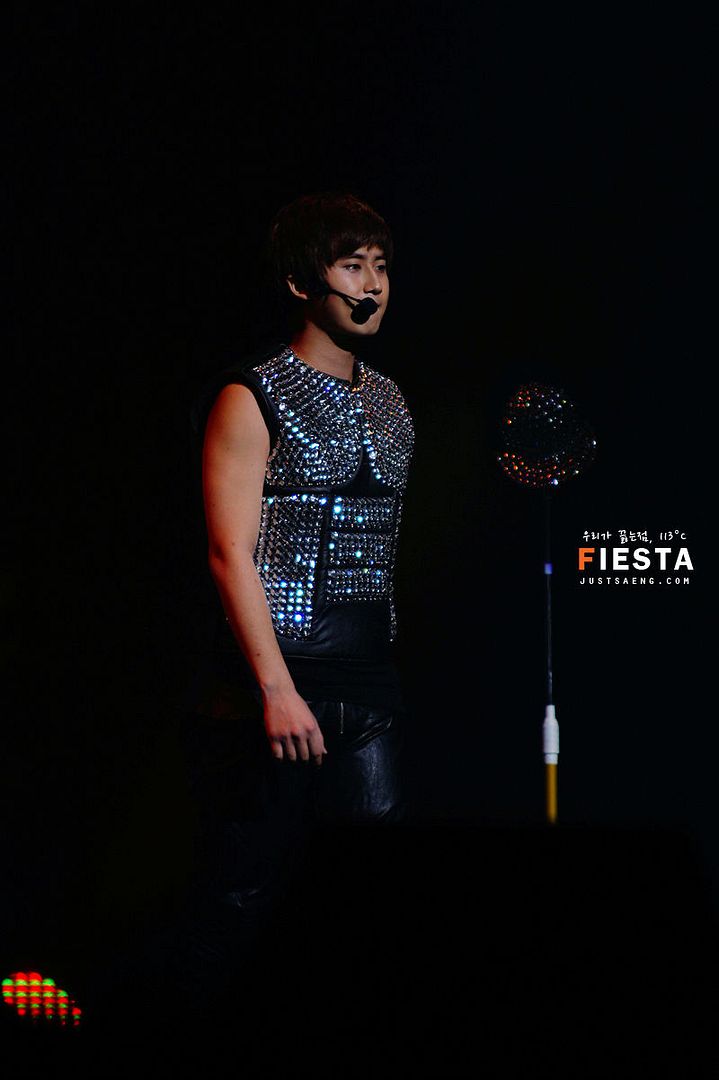 http://i188.photobucket.com/albums/z168/aarjeeii/SS501_2/young%20saeng/ys_20101204_004.jpg
