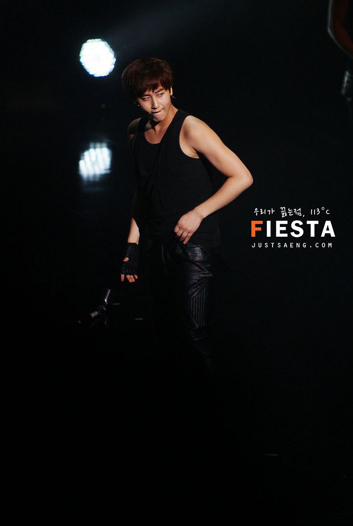 http://i188.photobucket.com/albums/z168/aarjeeii/SS501_2/young%20saeng/ys_20101204_007.jpg