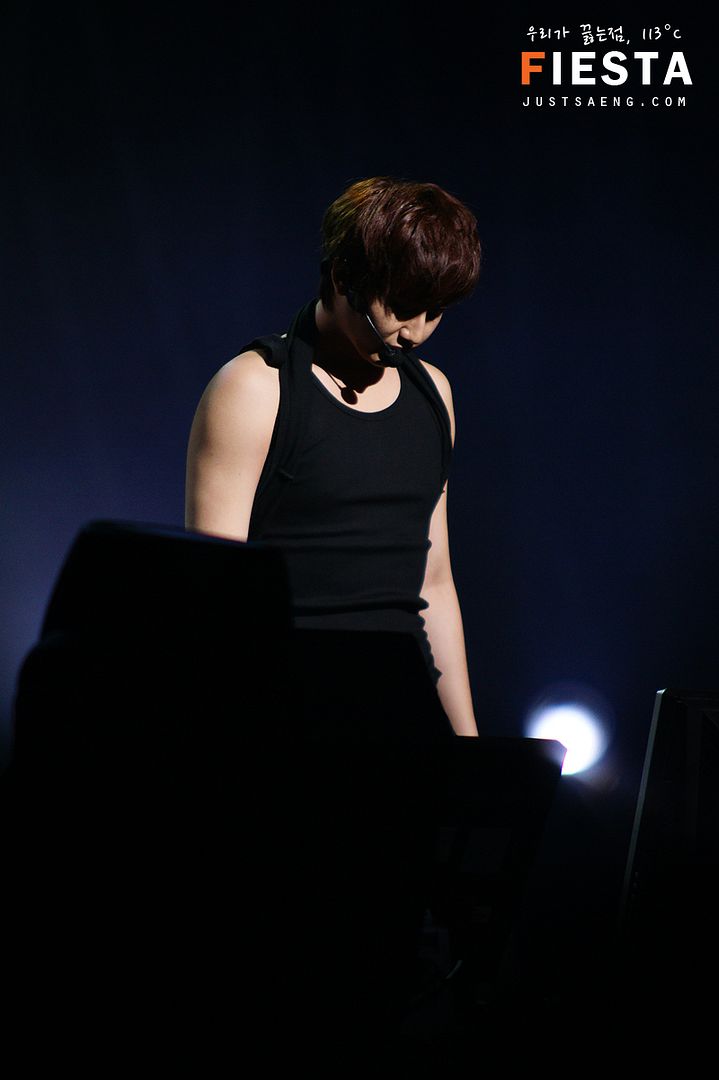 http://i188.photobucket.com/albums/z168/aarjeeii/SS501_2/young%20saeng/ys_20101204_012.jpg