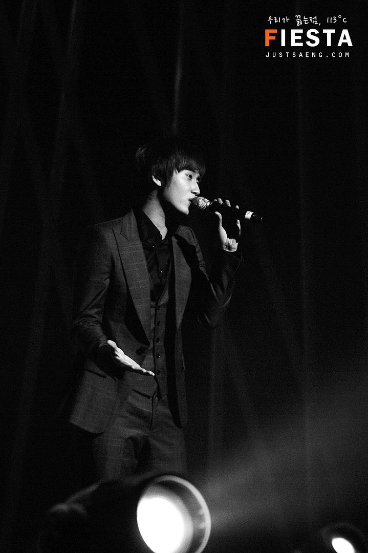 http://i188.photobucket.com/albums/z168/aarjeeii/SS501_2/young%20saeng/ys_20101204_014.jpg
