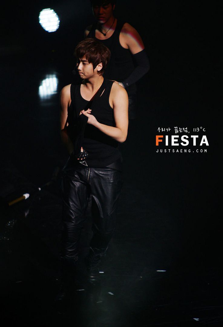 http://i188.photobucket.com/albums/z168/aarjeeii/SS501_2/young%20saeng/ys_20101204_017.jpg