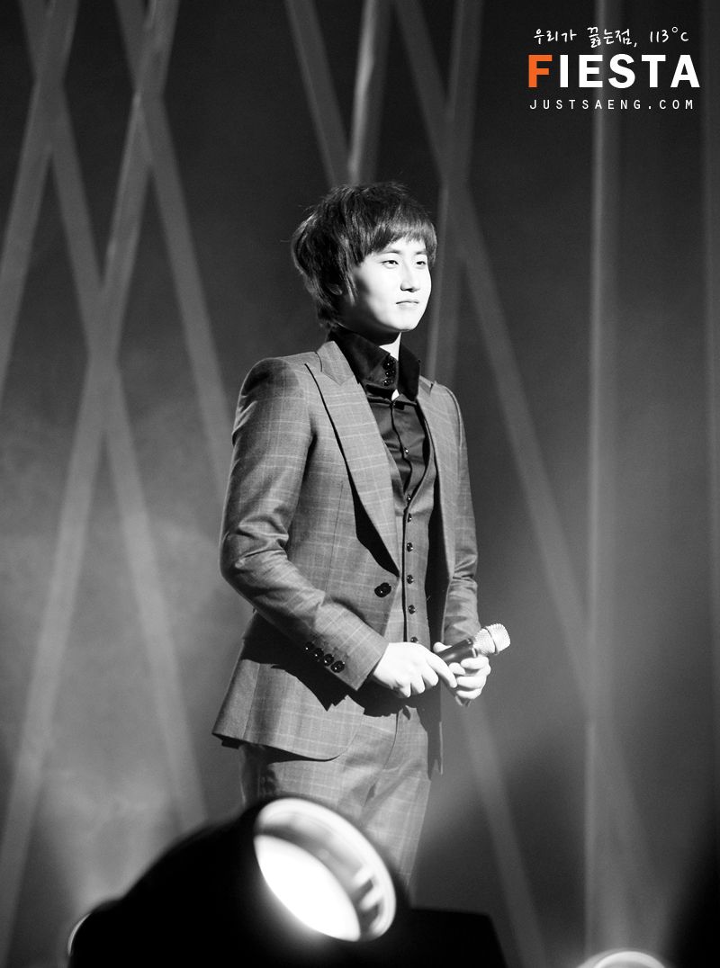 http://i188.photobucket.com/albums/z168/aarjeeii/SS501_2/young%20saeng/ys_20101204_018.jpg