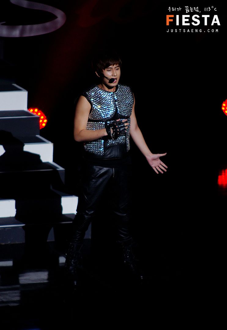 http://i188.photobucket.com/albums/z168/aarjeeii/SS501_2/young%20saeng/ys_20101204_024.jpg