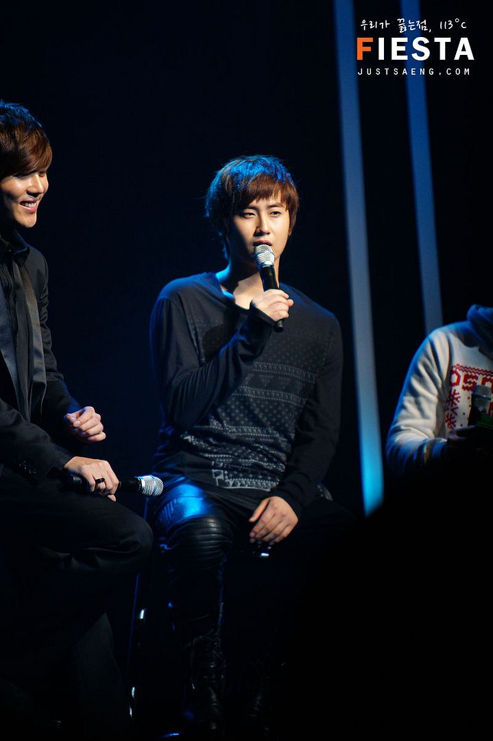 http://i188.photobucket.com/albums/z168/aarjeeii/SS501_2/young%20saeng/ys_20101204_025.jpg