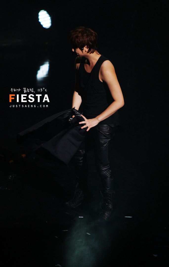 http://i188.photobucket.com/albums/z168/aarjeeii/SS501_2/young%20saeng/ys_20101204_042.jpg