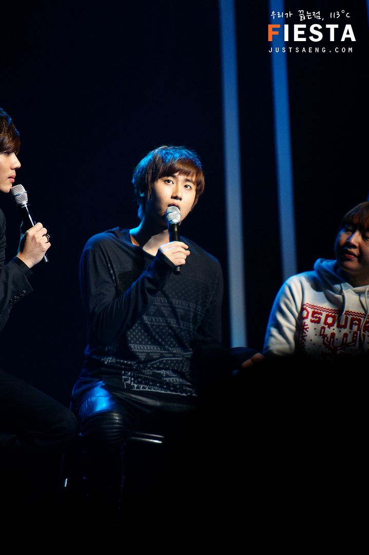 http://i188.photobucket.com/albums/z168/aarjeeii/SS501_2/young%20saeng/ys_20101204_048.jpg
