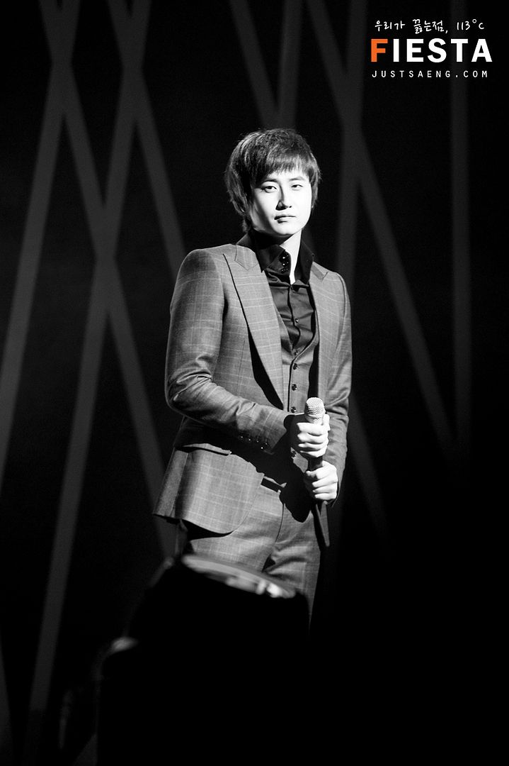 http://i188.photobucket.com/albums/z168/aarjeeii/SS501_2/young%20saeng/ys_20101204_050.jpg