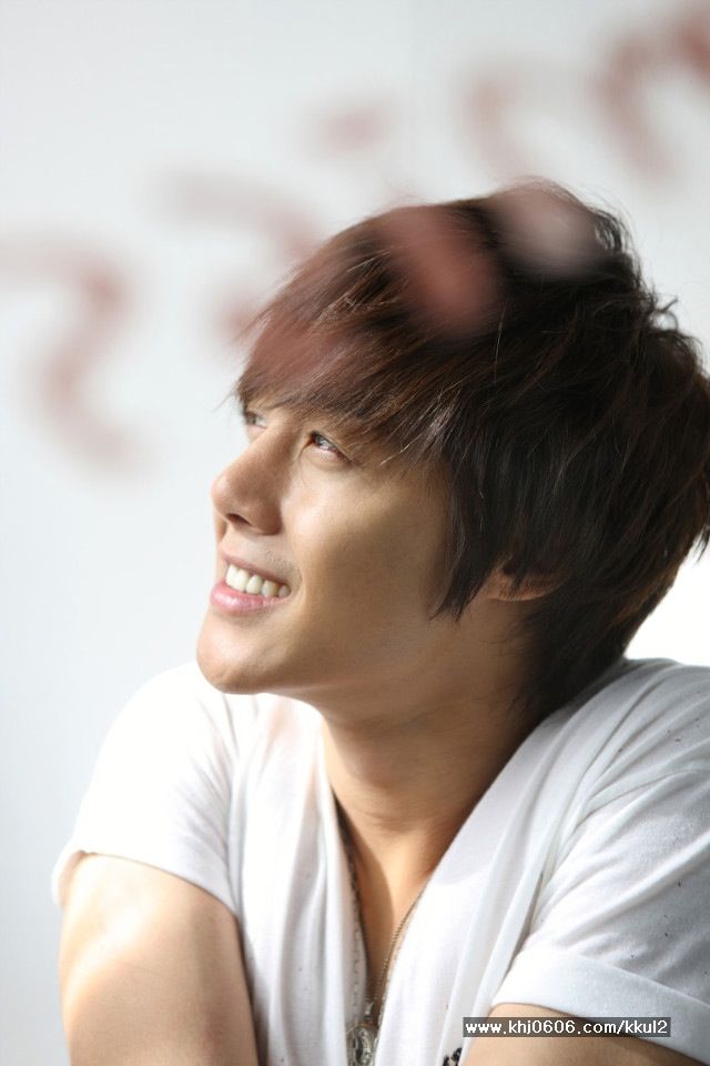 http://i188.photobucket.com/albums/z168/aarjeeii/khj_hotsun_11.jpg