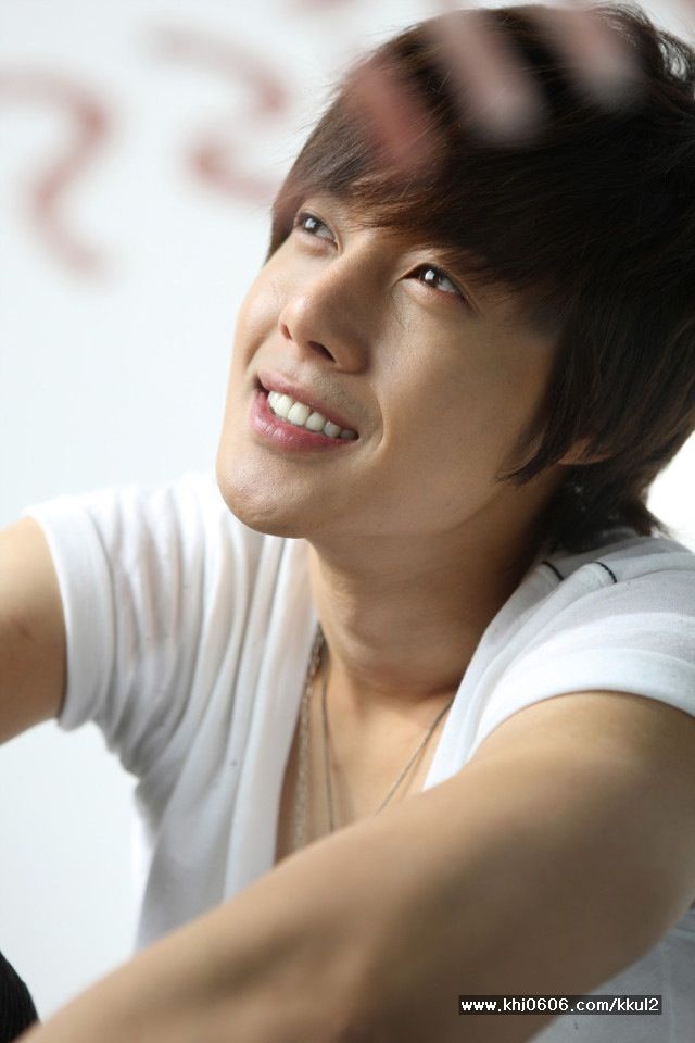 http://i188.photobucket.com/albums/z168/aarjeeii/khj_hotsun_12.jpg