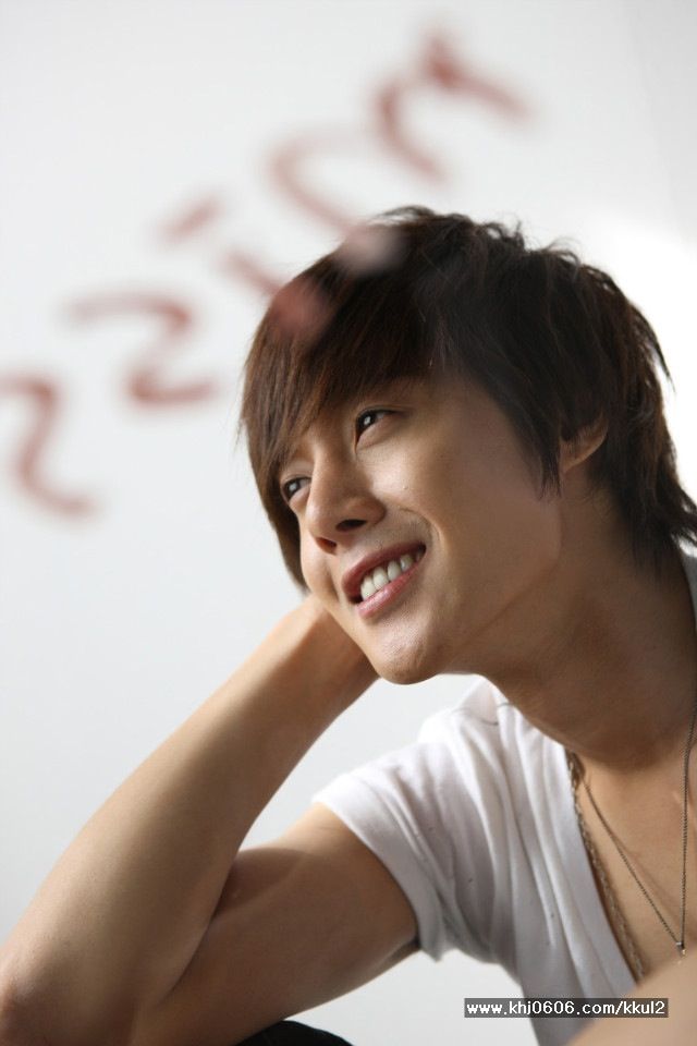 http://i188.photobucket.com/albums/z168/aarjeeii/khj_hotsun_13.jpg