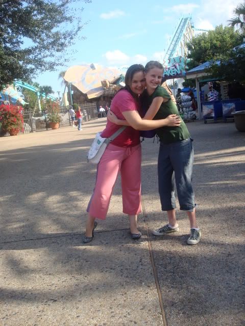 Cara und ich nach der Wildwasserbahn. xD