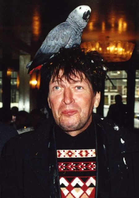 [img width=449 height=639]http://i188.photobucket.com/albums/z192/2bdliving/Herman_Brood_Amsterdam_2000_Sander_.jpg[/img]