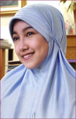 Islamic Girl with Muslim Fashion 2