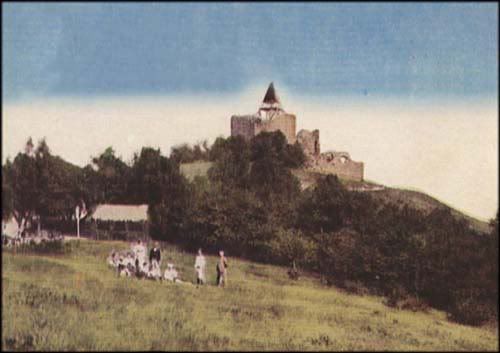 Avala-srednjevekovnigradZrnov1910.jpg