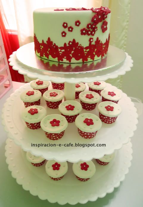 Red Theme Wedding Cake