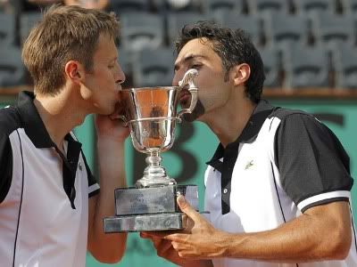 Zimonjic & Nestor Win Mens Doubles Titles